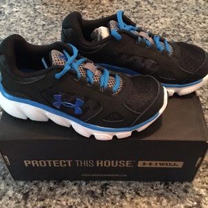Under armour boys sneakers
